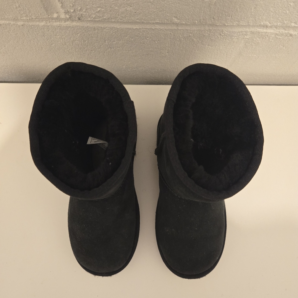 Kids Black Uggs, Size 13 - Picture 4 of 7
